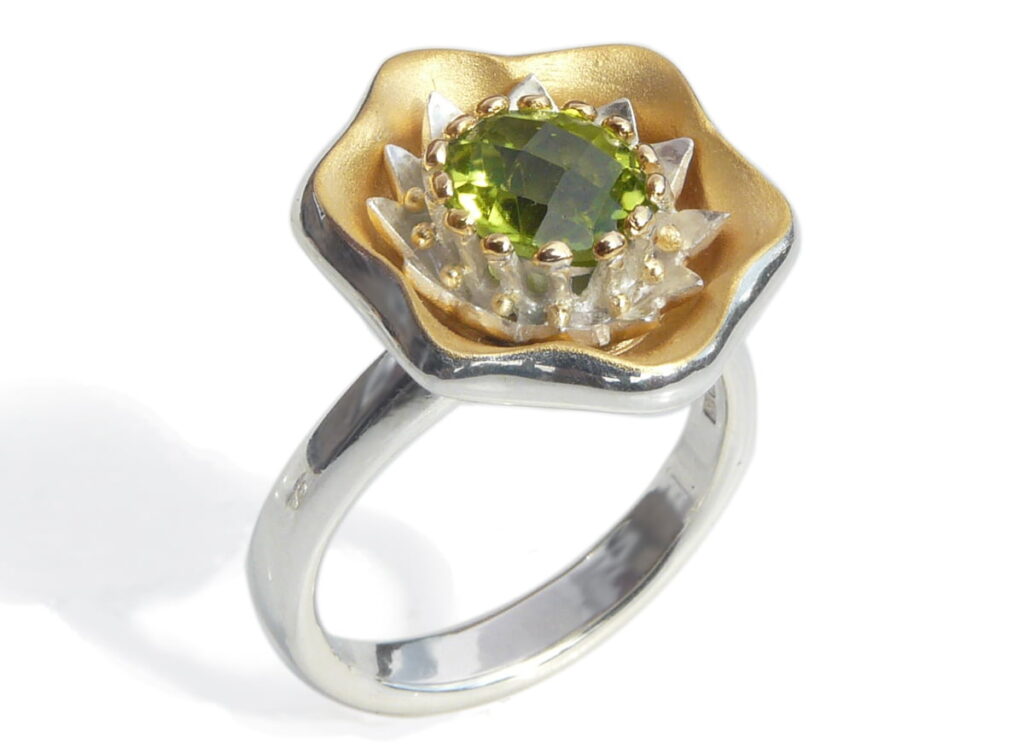 Pamela-Dickinson-flower-ring