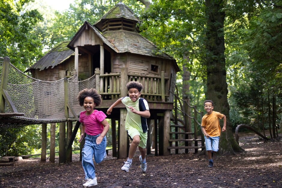 Summer lifestyle shoot with a family at Harlow Carr, August, 2023. The family are pro models and have signed model releases.