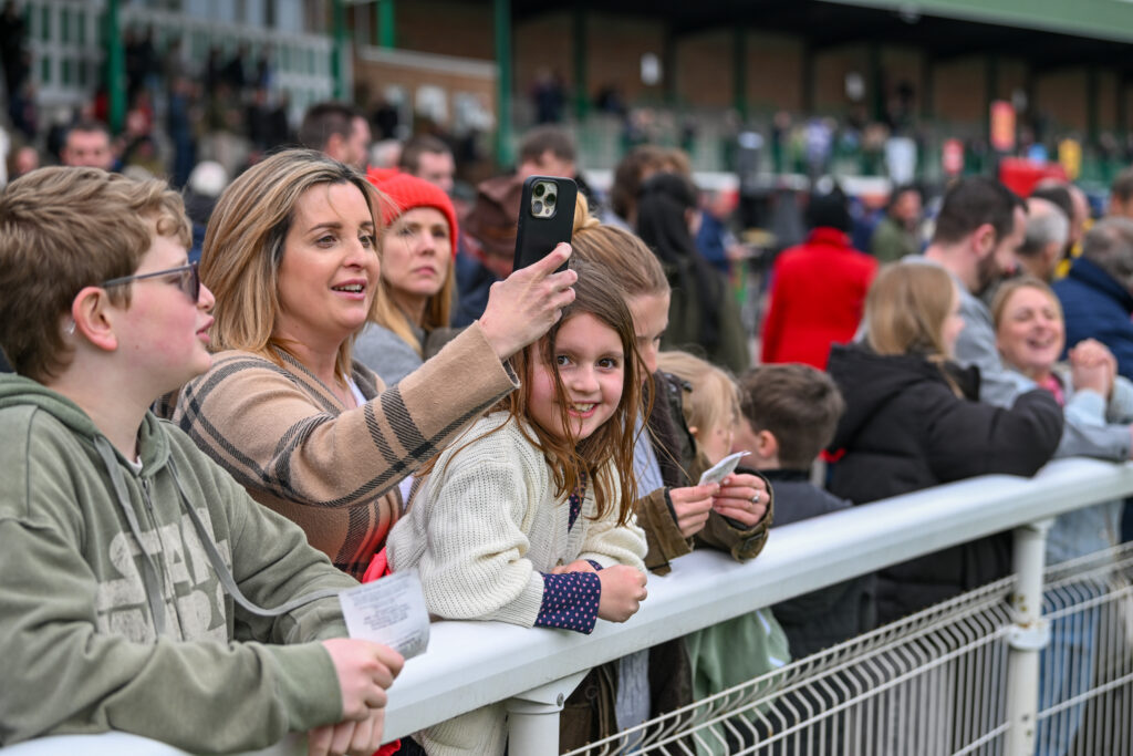 090425-Extras-0233-2