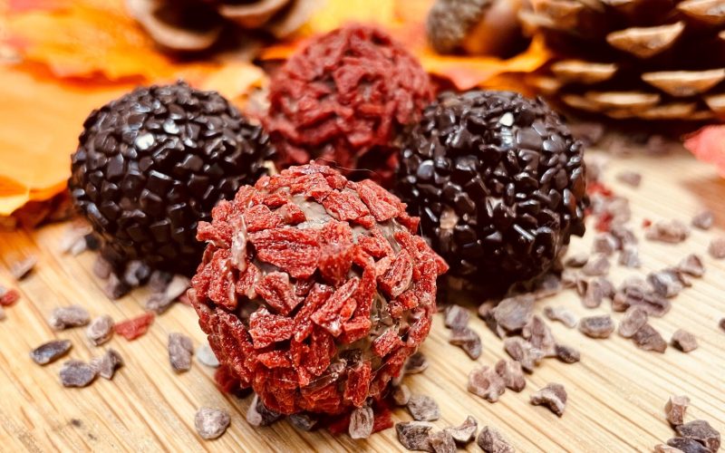 Tour Halloween Truffle Rolling